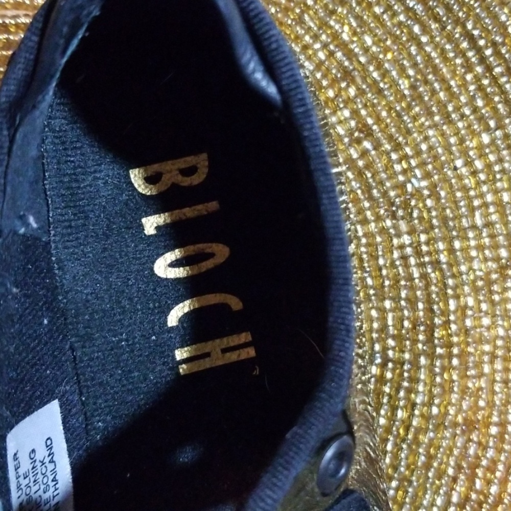 Shoes - Picture 2 of 3